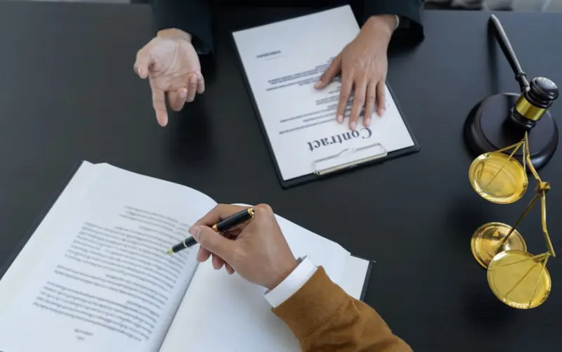 Doanh nghiệp cần lựa chọn chính sách kế toán phù hợp dựa trên các chuẩn mực kế toán quốc tế và quy định hiện hành