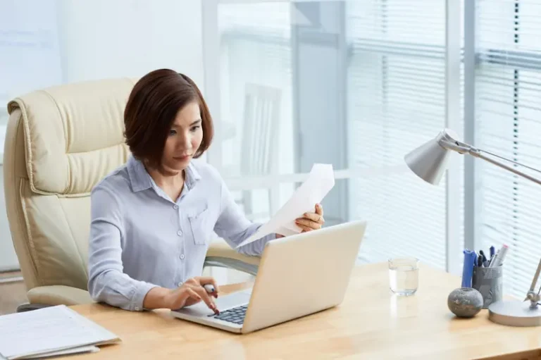  Doanh nghiệp dễ dàng hoàn tất thủ tục nhờ dịch vụ thành lập công ty và hồ sơ được chuẩn bị đầy đủ.