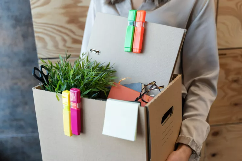 Giải thể doanh nghiệp và phá sản doanh nghiệp dẫn đến việc doanh nghiệp dừng hoạt động