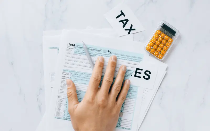 Kế toán cần cân đối thuế, giá thành và doanh thu công trình để đảm bảo số liệu xây dựng luôn minh bạch
