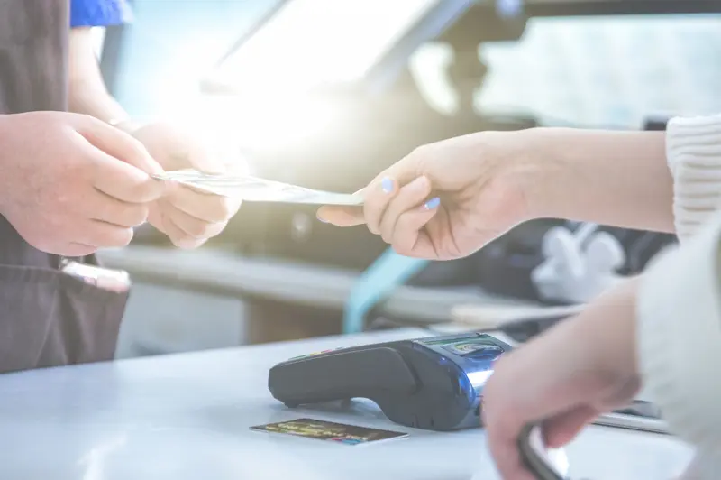 Hoạt động tài chính, viễn thông chịu thuế dịch vụ bao nhiêu?