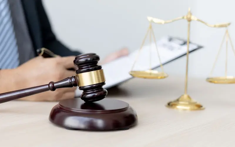 Việc chậm nộp hồ sơ khai thuế TNDN sẽ bị xử phạt tùy theo mức độ vi phạm, từ cảnh cáo đến phạt tiền, căn cứ vào số ngày chậm và tình trạng thuế phát sinh
