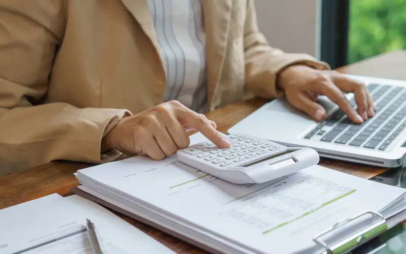 Hạch toán kế toán thương mại dịch vụ giúp phản ánh chính xác chi phí, doanh thu và giá vốn hàng hóa của doanh nghiệp