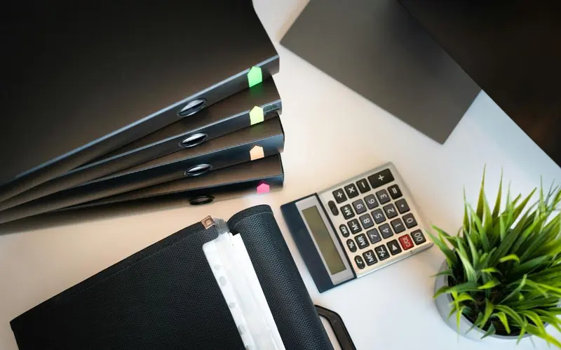 Doanh nghiệp có thể lựa chọn sổ đóng quyển hoặc sổ tờ rời tùy theo quy mô và nhu cầu ghi chép kế toán